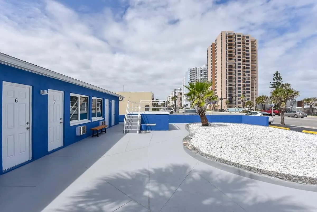 Modern King Suite Steps To Daytona Beach